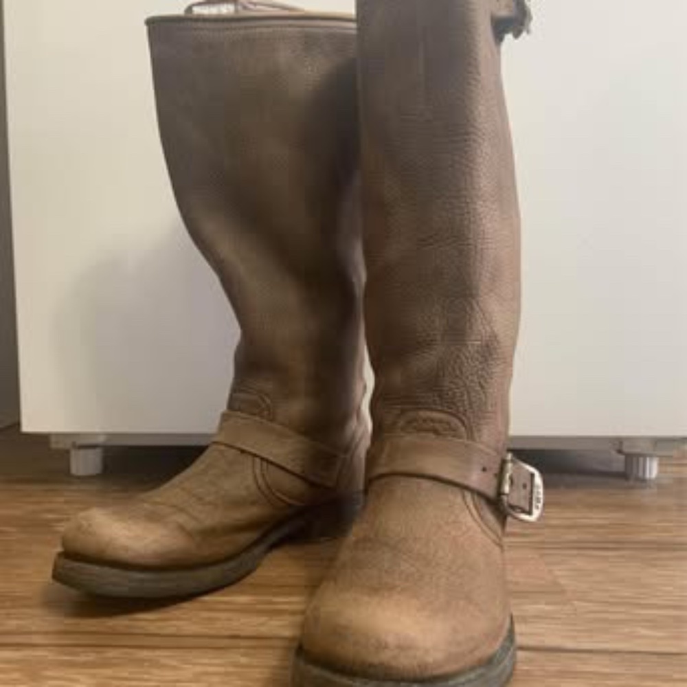 Frye Veronica slouch size 6
